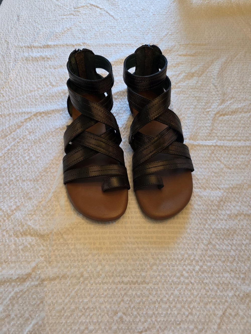 Roan by Bed Stu Majesty gladiator sandals in black leather featuring a back zip